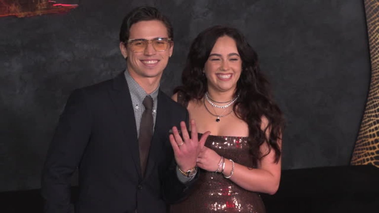 Tanner Buchanan and Mary Mouser